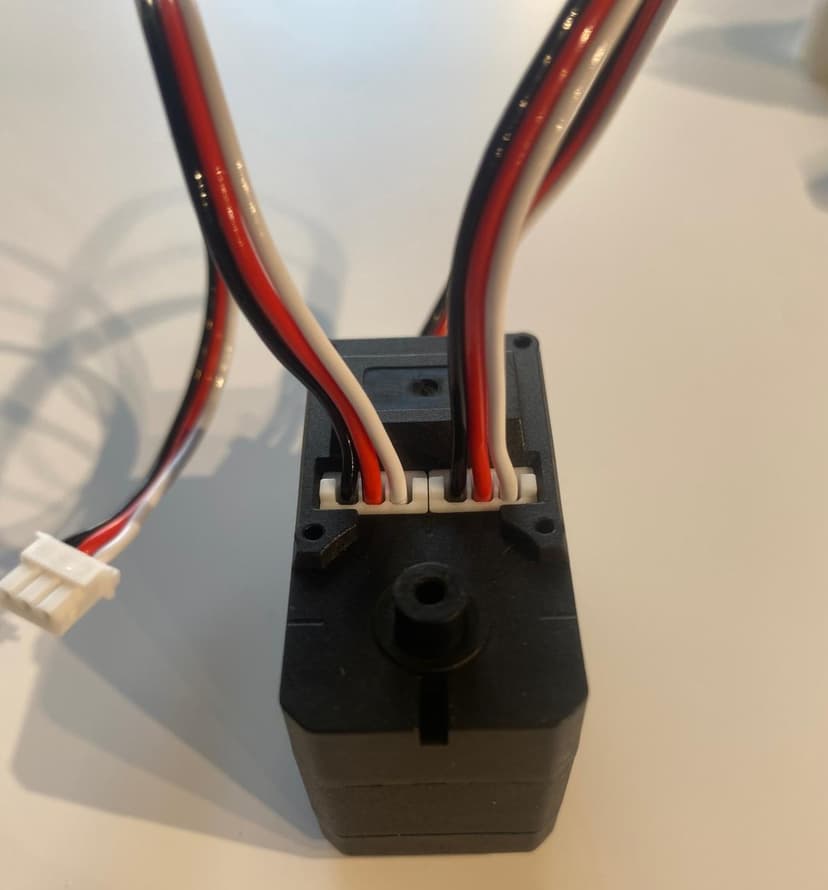 SO100 Assembly - easy step-by-step build process