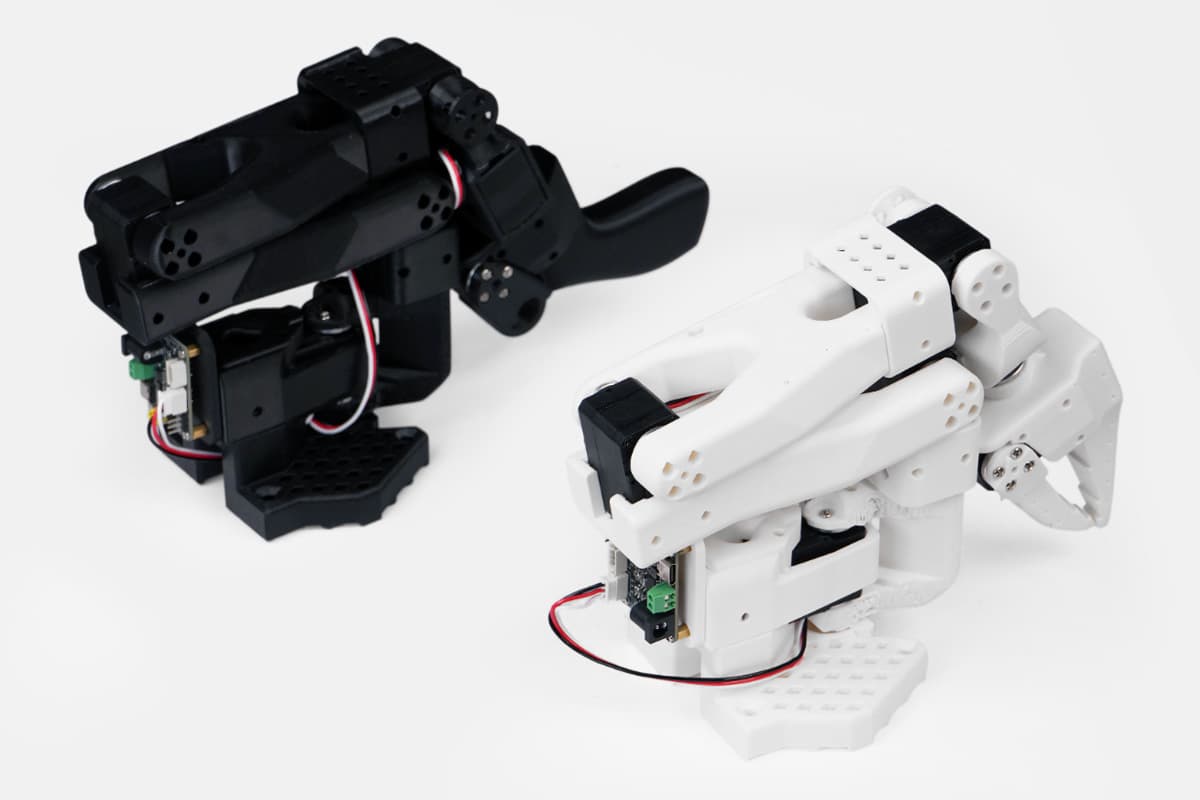 SO100 Robot Arm Kit — complete package with leader and follower arms